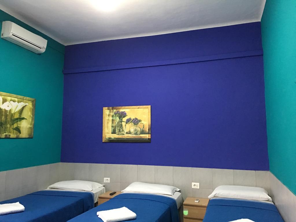 Volturno House Vandrerhjem Roma Rom bilde
